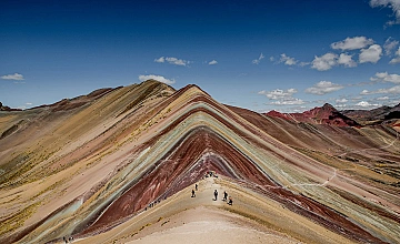 Vinicunca en Cusco, Perú: vista panorámica de la Montaña Arcoiris