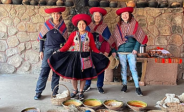 Cusco: tradición andina con vestimenta típica y presentación cultural