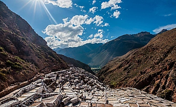 Salineras de Maras en Cusco: vista del valle y pozas de sal tradicionales